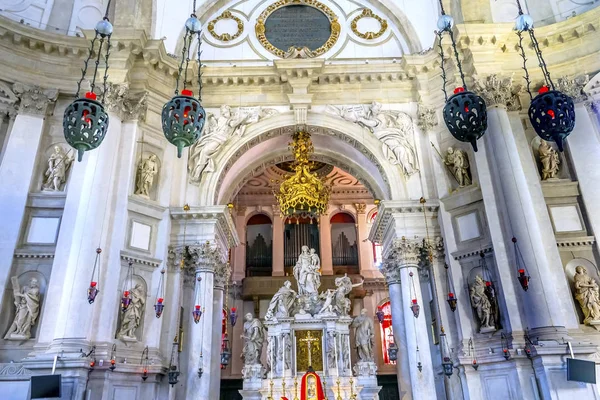 Santa Maria della Salute kerk basiliek altaar Venetië Italië — Stockfoto