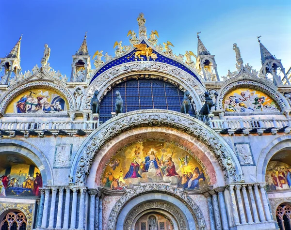 İsa'nın diriliş mozaik Saint Mark's kilise Venedik İtalya — Stok fotoğraf