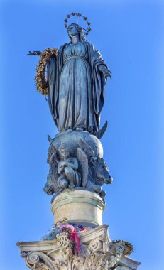 Meryem Ana heykeli Immaculate Conception sütun Roma İtalya