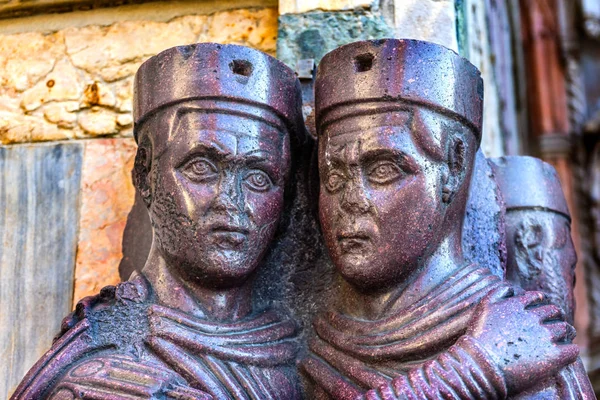 Cuatro Tetrachs Estatua púrpura Iglesia de San Marcos Venecia Italia — Foto de Stock