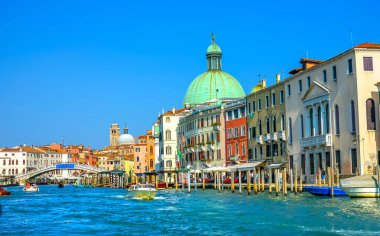 Grand Canal Saint Simeone kilise tekneler feribot Venedik İtalya