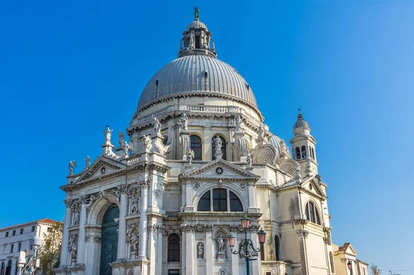 Santa Maria della Salute kilise bazilika kubbe Venedik İtalya — Stok fotoğraf