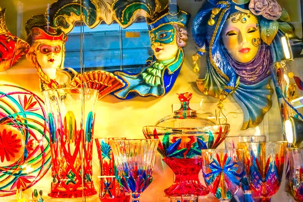 Coloridas máscaras de cristal veneciano Venecia Italia — Foto de Stock