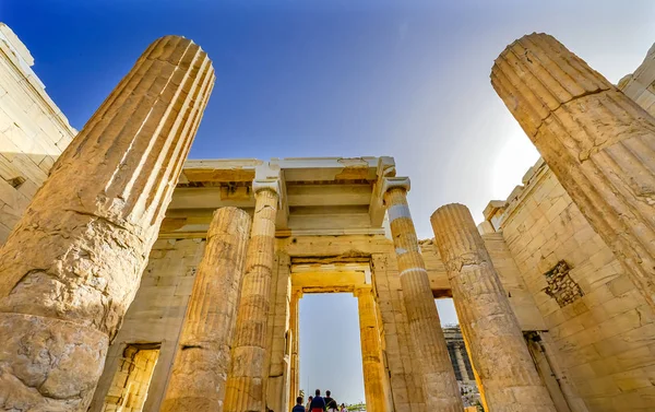 Propylaea eski giriş ağ geçidi Harabeleri Acropolis Atina Yunanistan — Stok fotoğraf