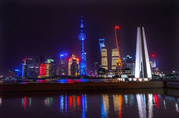 Kahramanlar Oryantal Inci Kulesi Pudong Bund Huangpu Nehri Gökdelenler Cityscape — Stok fotoğraf