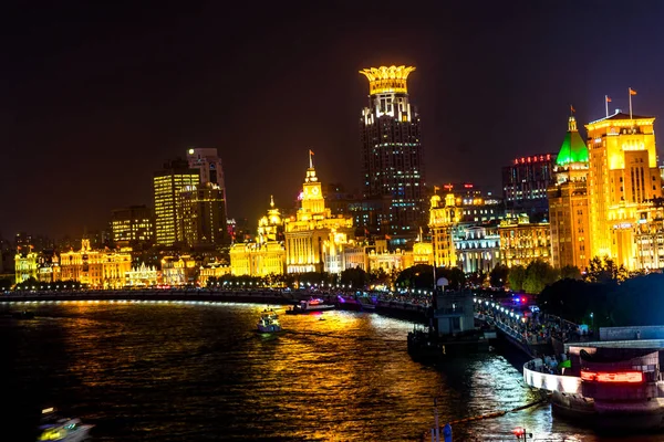2017 日外灘上海中国夜ショット つ上海と中国で最も有名な場所の — ストック写真