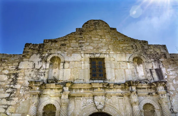 Sun Rays Alamo Misyonu Bağımsızlık Savaş Alanı San Antonio Teksas — Stok fotoğraf