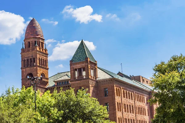 Red Bexar County Courthouse San Antonio Texas — Stock Photo, Image