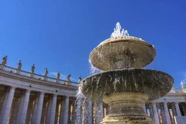 Aziz Peter Meydanı Bernini Çeşmesi Vatikan Roma İtalya 
