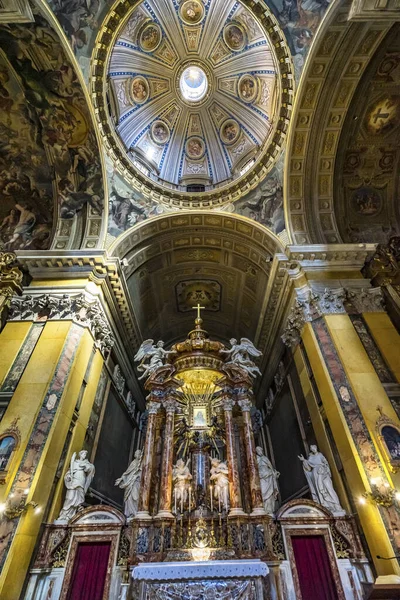 Altar Estatuas Cúpula Basílica Iglesia de Santa Maria Traspontina Roma Italia — Foto de Stock