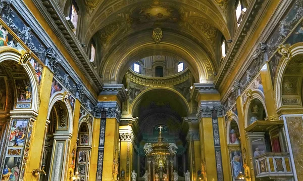 Estátuas de Altar Basílica de Cúpula Igreja de Santa Maria Traspontina Roma Itália — Fotografia de Stock