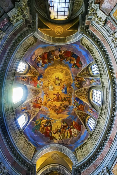 神フレスコ大聖堂サン・ジャコモアウグスタ教会ローマイタリア — ストック写真