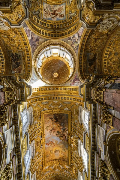 Affreschi a soffitto Cupola Basilica Carlo al Corso Chiesa di Roma — Foto Stock