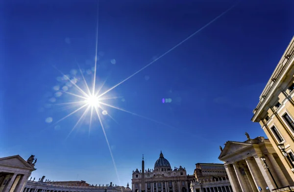 Sun Rays Saint Peter 's Square Vatikán Řím Itálie — Stock fotografie