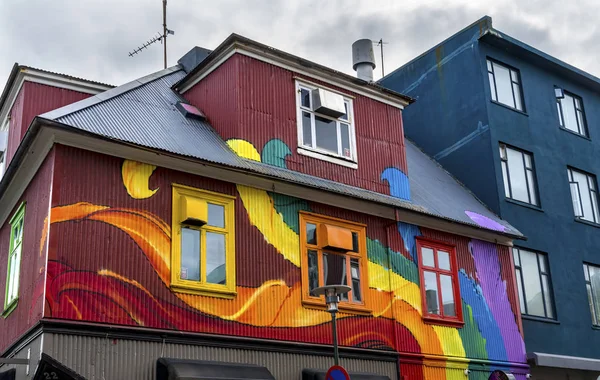 Colorido acanalado Iron House Street Reykjavik Islandia — Foto de Stock