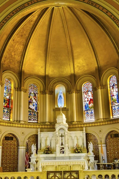 Basílica Altar Iglesia Católica de Santa María San Antonio Texas —  Fotos de Stock
