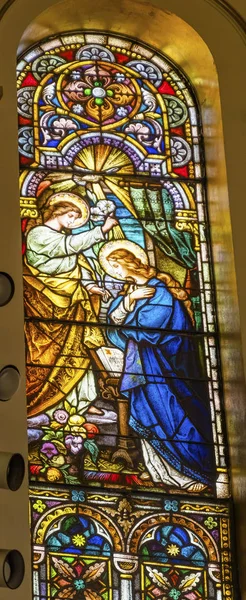Anunciação Maria manchado de vidro Igreja Católica de Santa Maria San Antonio Texas — Fotografia de Stock