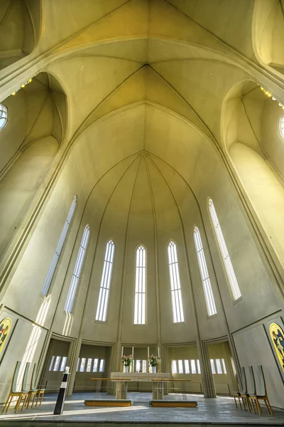 Lange zuilen Plafond Hallgrimskirkja Kerk Reykjavik IJsland — Stockfoto