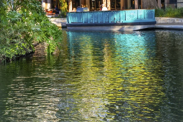 Tour csónakok Sidewalk Toursits Reflection River Walk San Antonio Texas — Stock Fotó