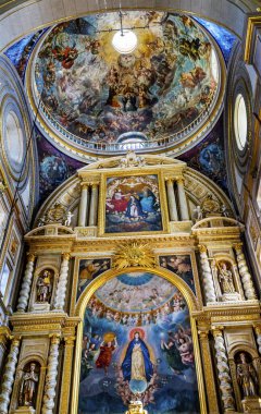 Puebla, Meksika - 5 Ocak 2019 Basilica Renkli Mary Fresco Altar Katedrali Puebla Mexico. 15-1600 'lerde inşa edilmiş..