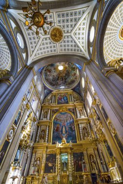 Puebla, Meksika - 5 Ocak 2019 Basilica Renkli Mary Fresco Altar Katedrali Puebla Mexico. 15-1600 'lerde inşa edilmiş..