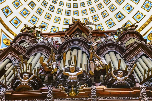 Puebla Mexico January 2019 Organ Basilica Ornate Colorful Ceiling Cathedral — Stock Photo, Image