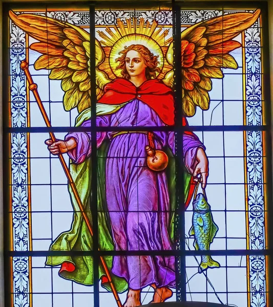 プエブラ メキシコ 1月5 2019カラフルな天使ラファエルステンドグラス大聖堂プエブラメキシコ 1600年に建てられました ラファエルは魚をシンボルとした癒しの天使 — ストック写真