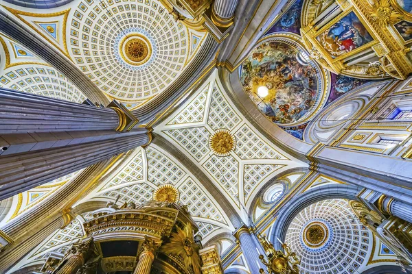 墨西哥普埃布拉 Puebla 2019年1月5日 墨西哥普埃布拉大教堂 Basilica Ornate Color Ful Ceiling Altar — 图库照片