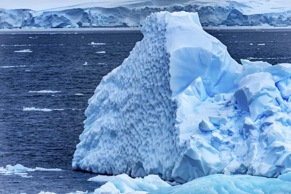 Iceberg Montagne Neve Ghiacciai Blu Iceberg Dorian Bay Antartide Peninsula — Foto Stock