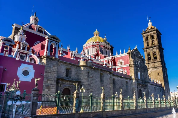 Façade Ange Statues Extérieur Dôme Cathédrale Puebla Mexique Construit 1600 — Photo