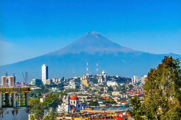 Vue Sur Les Bâtiments Églises Paysage Urbain Volcan Mont Popocatepetl — Photo