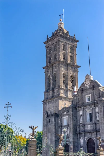 Tower Facade Angel Statues Cathedral Puebla Mexico Built 1600S — Stock Photo, Image
