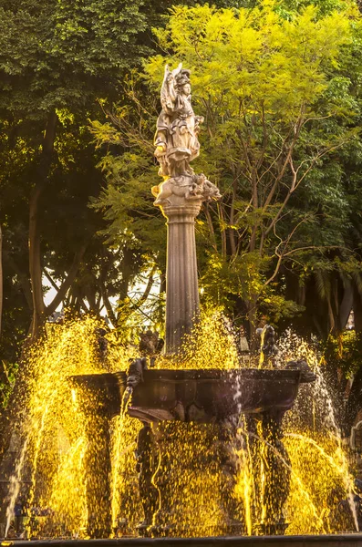 Parque Zócalo Plaza San Miguel Arcangel Fountain Sunset Puebla México —  Fotos de Stock