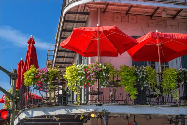 Oude Koloniale Gebouw Gebouwen Balkons Restaurant Franse Wijk Dumaine Straat — Stockfoto