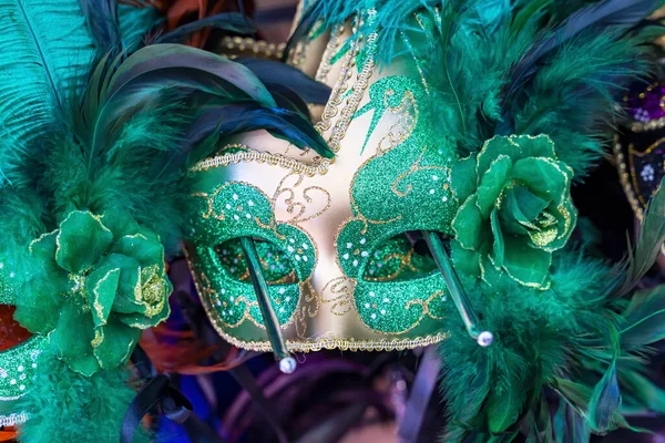 Masque Vert Coloré Plumes Nouvelle Orléans Louisiane Masques Portés Mardi — Photo