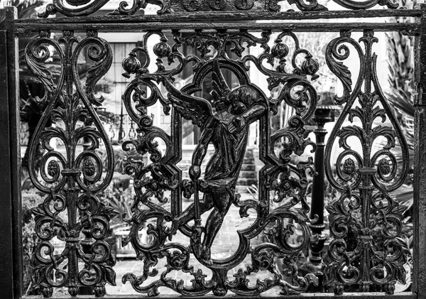 Angel Decoration Black Wrought Iron Gate Fence Garden New Orleans — 스톡 사진