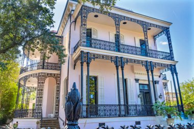 Demir Kapı Çit Dekorasyonları Albay Short 'un Villa Mansion Garden bölgesi New Orleans Louisiana' ya ait. Ulusal Tarih Bölgesi 1800 'lerde kuruldu