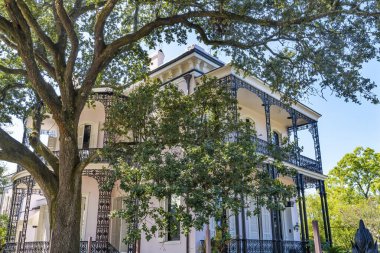 Demir Kapı Çit Dekorasyonları Albay Short 'un Villa Mansion Garden bölgesi New Orleans Louisiana' ya ait. Ulusal Tarih Bölgesi 1800 'lerde kuruldu