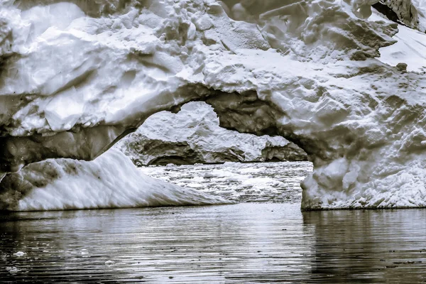 Snowing Floating Blue Iceberg Arch Reflection Paradise Bay Skintorp Cove — Photo