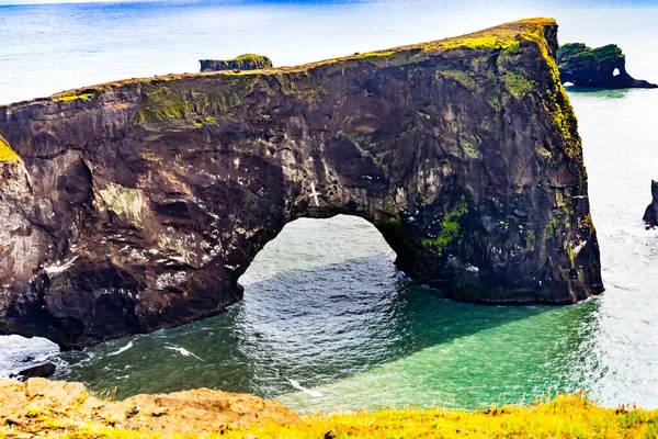 Dyrholaey Arch Avec Trou Reynisfjara Black Sand Beach Rive Sud — Photo