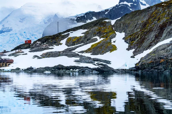 Snöig Argentinsk Almirante Brown Station Blue Glacier Mountain Paradise Harbor — Stockfoto