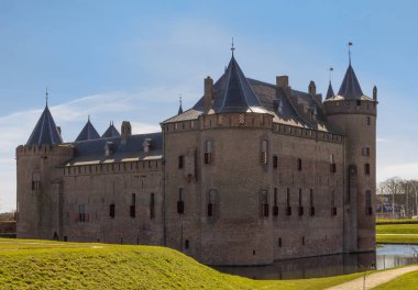 Muiderslot veya Muiden Castle yakınındaki Amsterdam Hollanda