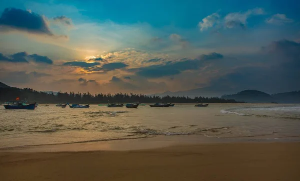 戏剧性的夕阳的天空越南 — 图库照片