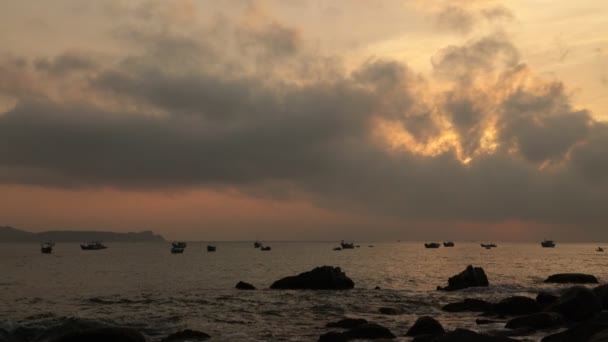 Ocean Wschód słońca sceny Wietnam z dźwiękiem — Wideo stockowe