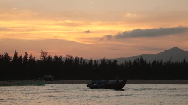Západ slunce večerní obloze Vietnam — Stock video