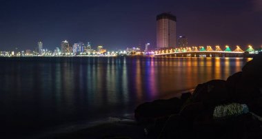 Nha Trang şehir sahil gece 