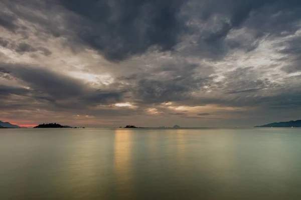 Salida del sol Vista al mar Nha Trang Vietnam — Foto de Stock