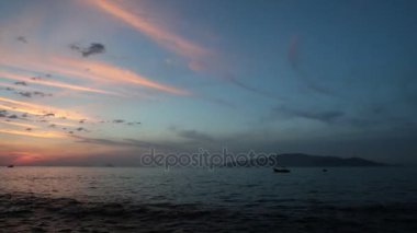 Sunrise Mysterious Island Vietnam zaman atlamalı
