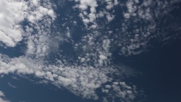 Kék nyári ég magas meghatározás idő telik el — Stock videók