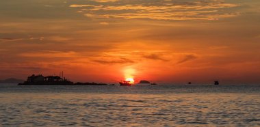 Sunrise turuncu gökyüzü Vietnam